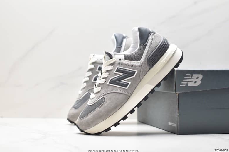 NB® ClassicMotion Trainers.