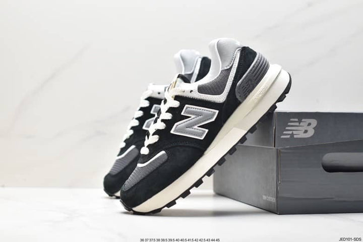 NB® ClassicMotion Trainers.