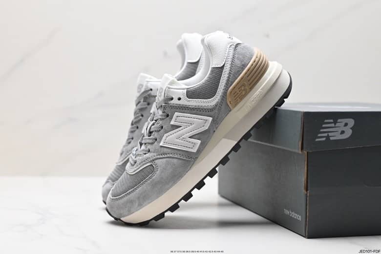 NB® ClassicMotion Trainers.
